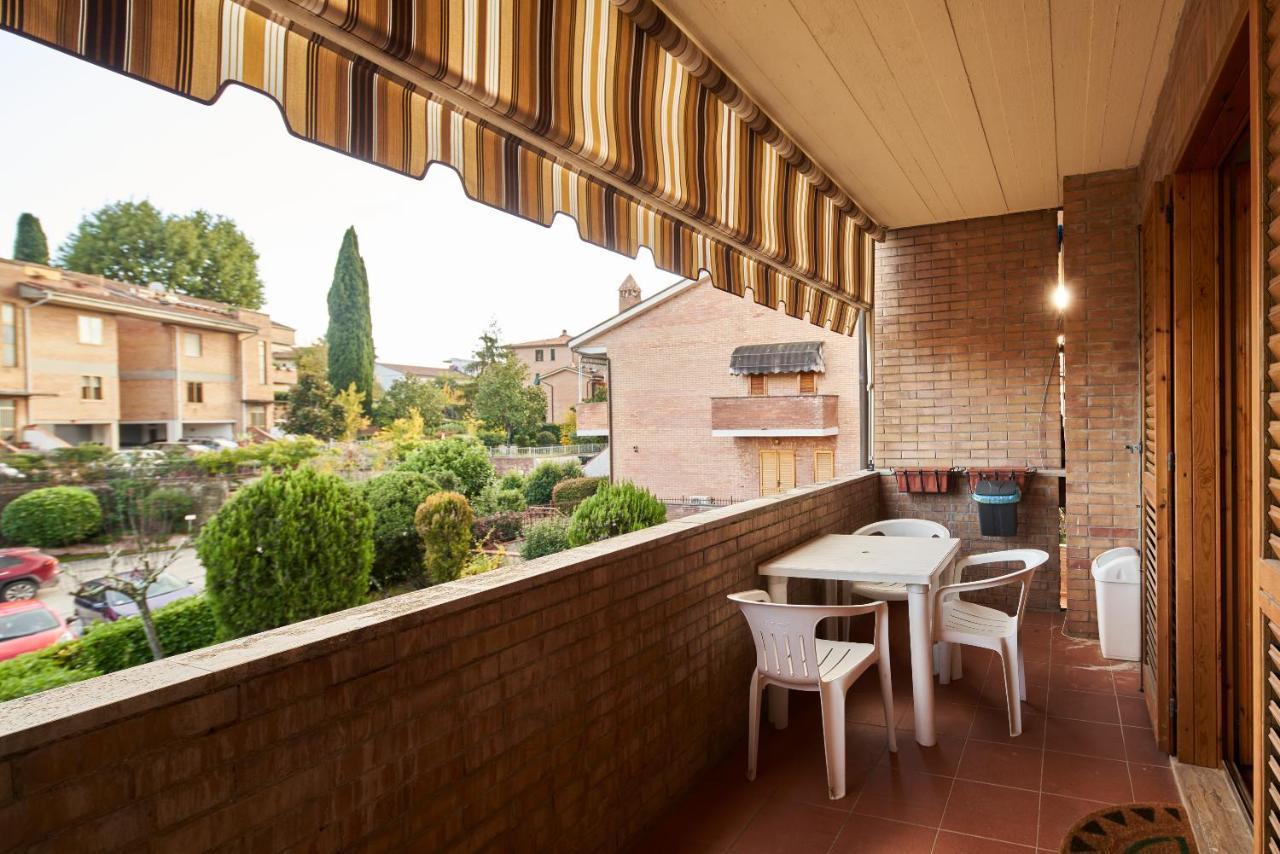 Little Brick House On Siena Hills With Balconies Apartment Exterior foto