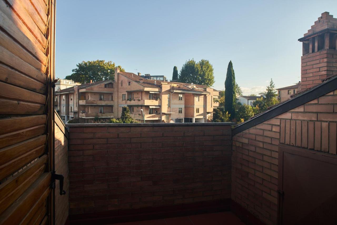 Little Brick House On Siena Hills With Balconies Apartment Exterior foto