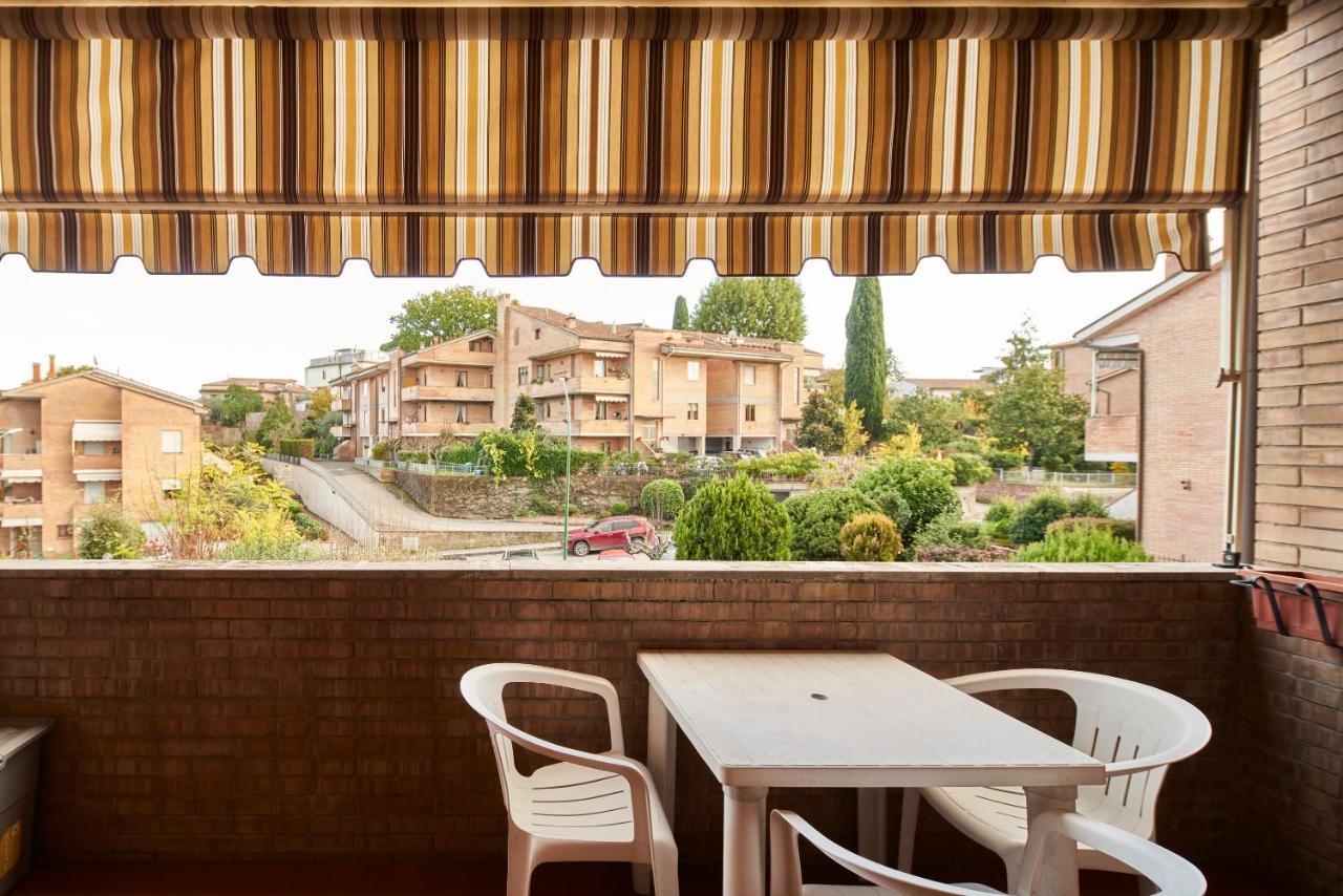 Little Brick House On Siena Hills With Balconies Apartment Exterior foto
